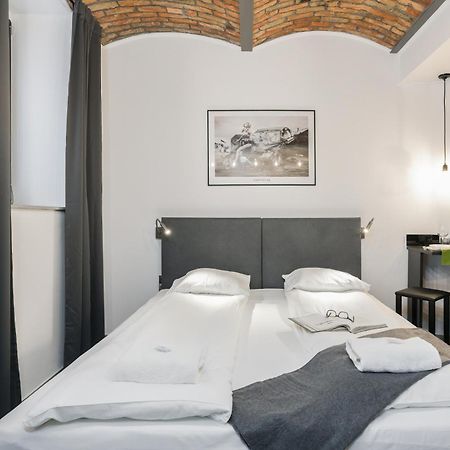 Level -1 Loft Apartments City Center By Renters Poznan Dış mekan fotoğraf